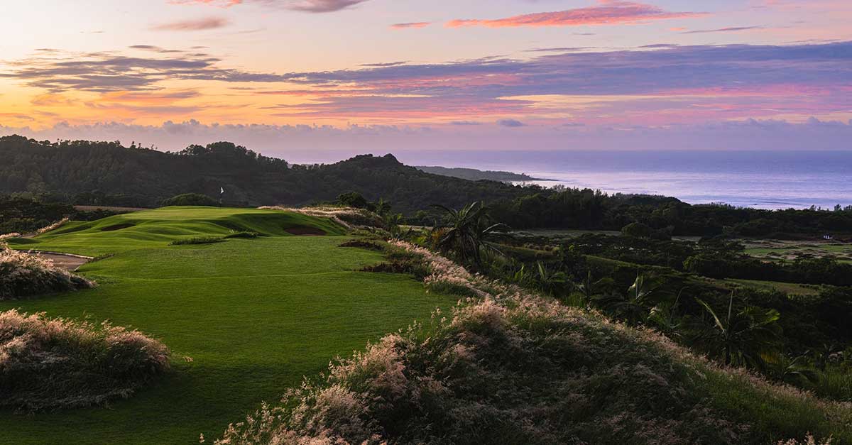 La Réserve Golf Links - night